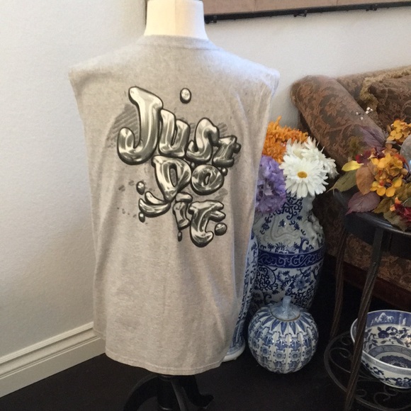 Nike graffiti “Just Do It” gray muscle tee - Picture 2 of 7